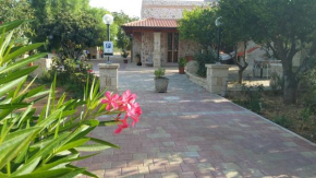 Отель Casa Vacanze Abbazia  Галатоне